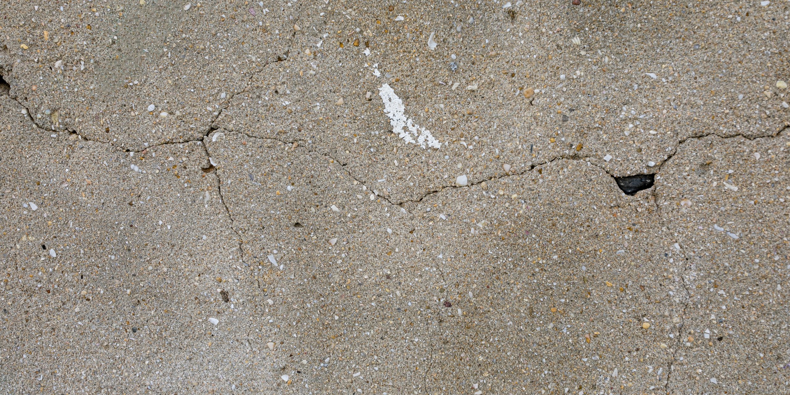 can a slab leak cause foundation problems