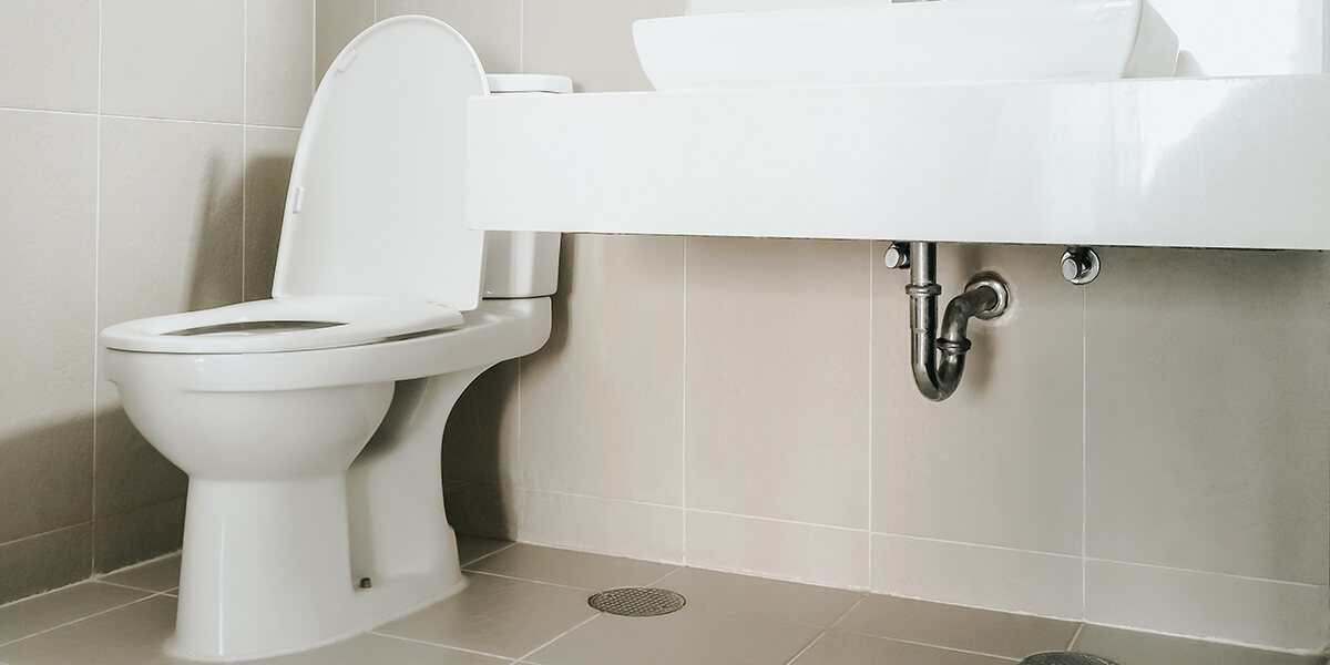 Can a Running Toilet Cause a High Water Bill?